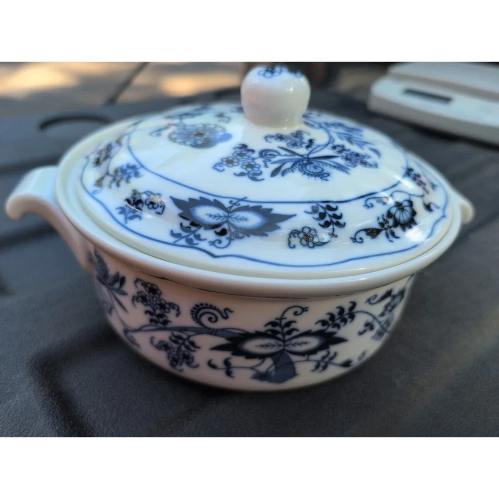 Blue Danube Covered Casserole Dish Blue Onion Japan Cottagecore Vintage Serving